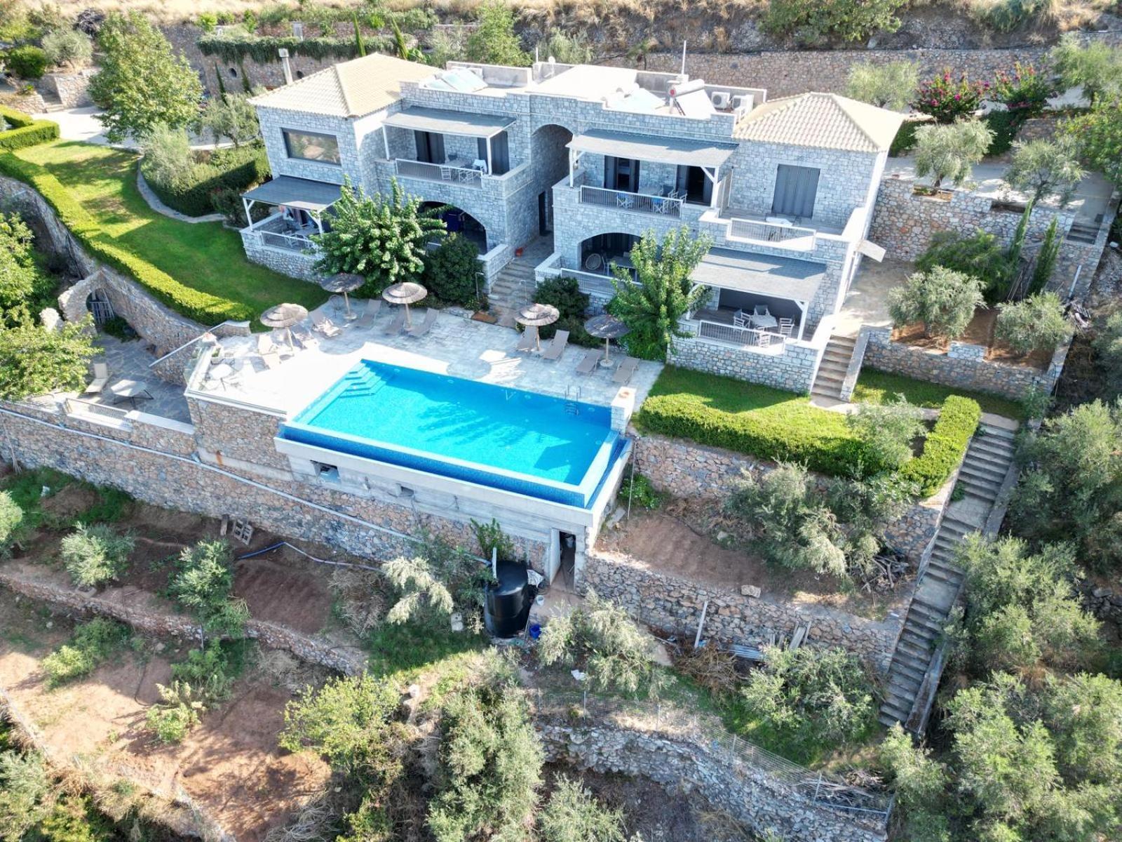 Petra Thea Apartment Kalamata Bagian luar foto