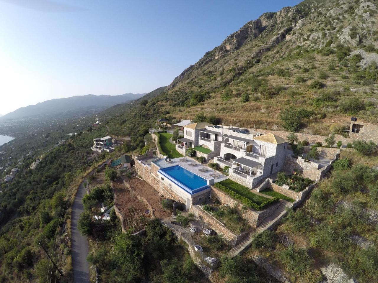Petra Thea Apartment Kalamata Bagian luar foto